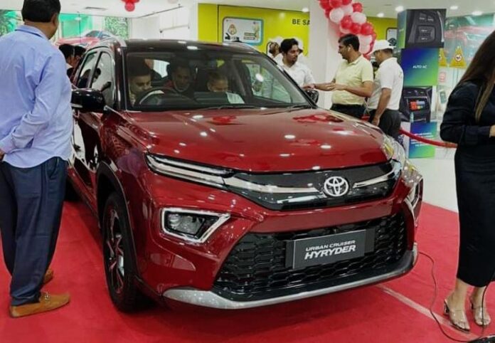 Toyota Hyryder Vs 2022 Maruti Suzuki Brezza Are They Same?