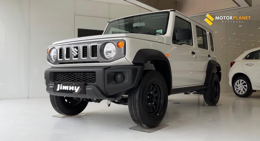 What is the mileage of Jimny 5 seater?